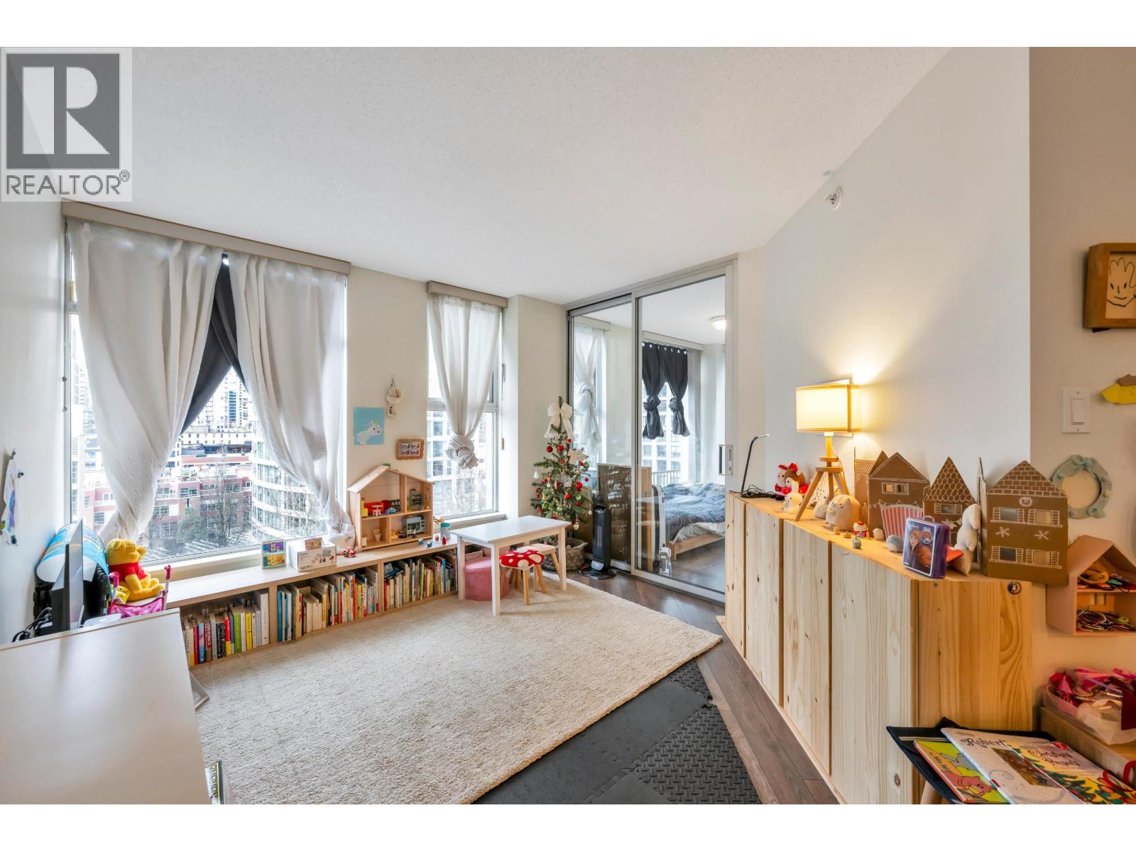 1001 1009 Expo Boulevard, Vancouver, British Columbia  V6Z 3A2 - Photo 2 - R3073115