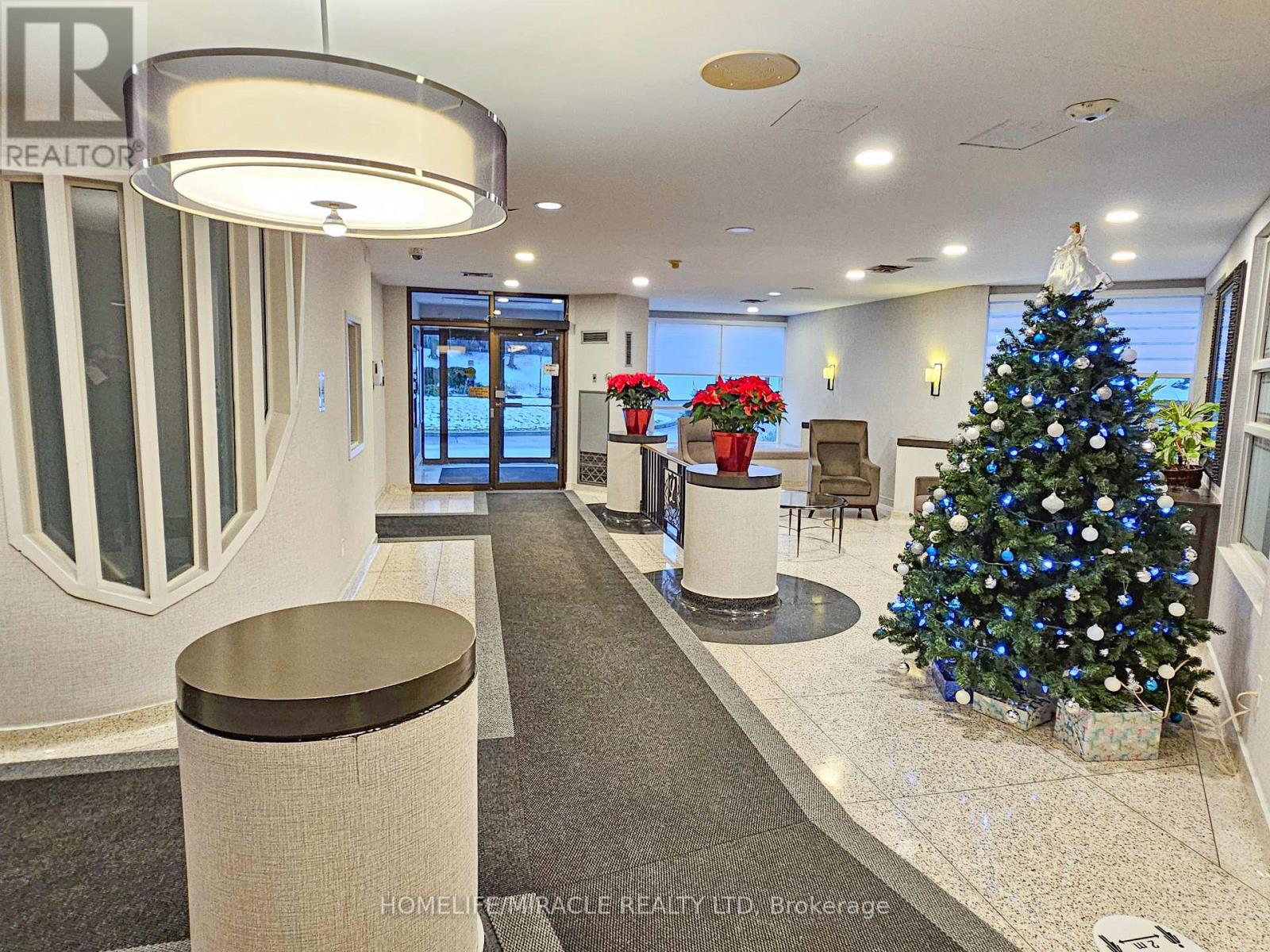 1206 - 12 Laurelcrest Street, Brampton, Ontario  L6S 5Y4 - Photo 2 - W12639740