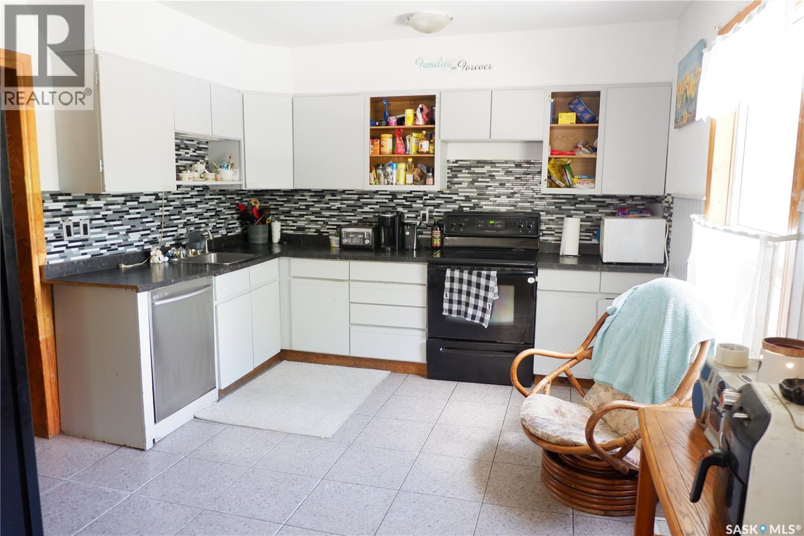 568 Stadacona Street W, Moose Jaw, Saskatchewan  S6H 1Z9 - Photo 7 - SK025754