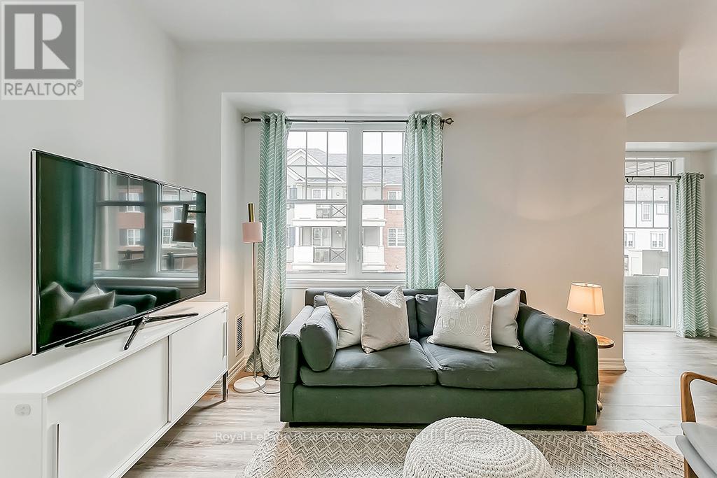 204 - 276 Gatwick Drive, Oakville, Ontario  L6H 0K8 - Photo 13 - W12639834