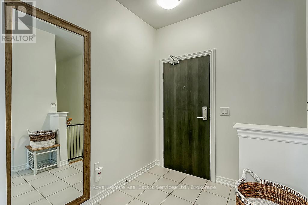 204 - 276 Gatwick Drive, Oakville, Ontario  L6H 0K8 - Photo 5 - W12639834