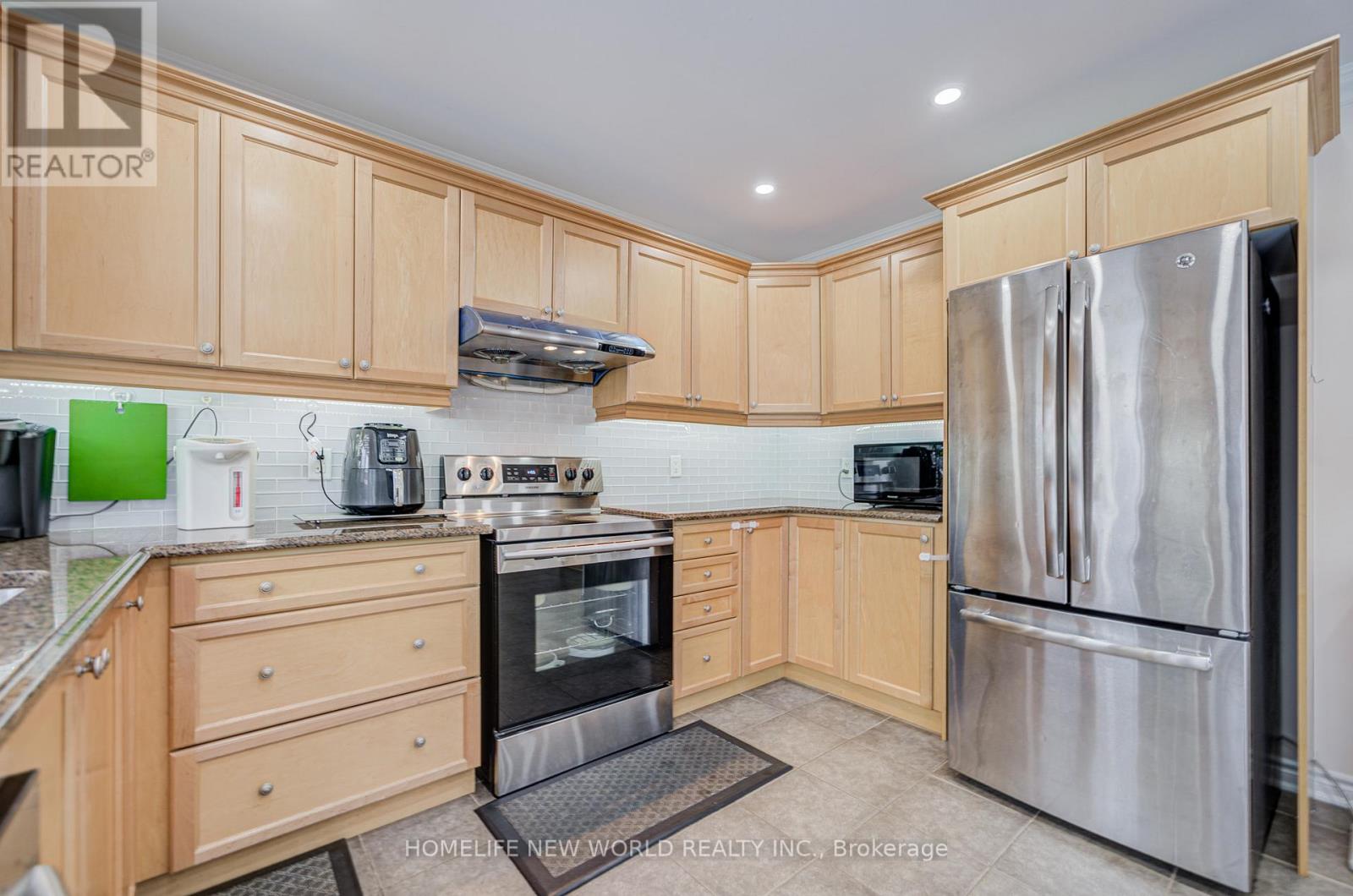 22 Whiterose Lane, Whitchurch-Stouffville, Ontario  L4A 0Z7 - Photo 20 - N12637848