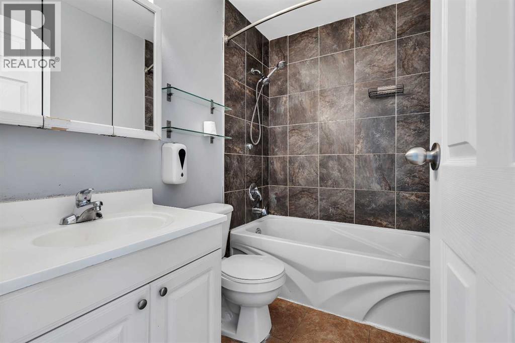 164 Deerview Way Se, Calgary, Alberta  T2J 6K3 - Photo 13 - A2263459