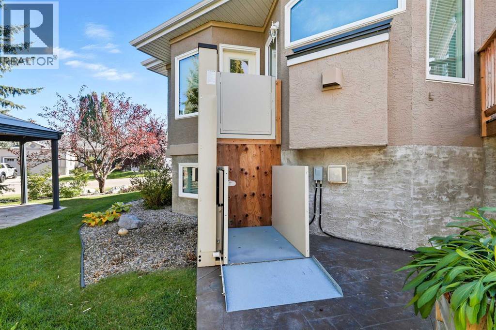 98 Mt Alberta Manor Se, Calgary, Alberta  T2Z 3J4 - Photo 43 - A2270128