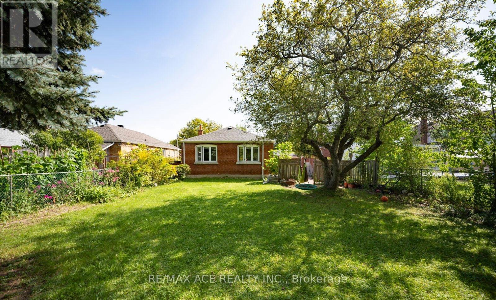 Main - 98 Canlish Road, Toronto, Ontario  M1P 1S9 - Photo 10 - E12639830