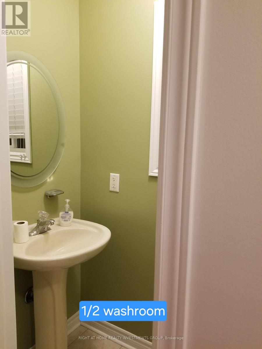 Upper Unit - 38 Lang Drive, Barrie, Ontario  L4N 0W3 - Photo 12 - S12639818