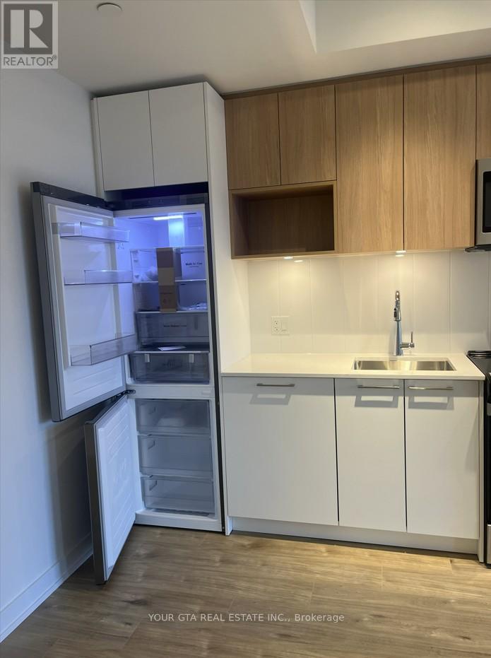 505 - 500 Plains Road E Road, Burlington, Ontario  L7T 2E1 - Photo 6 - W12639838