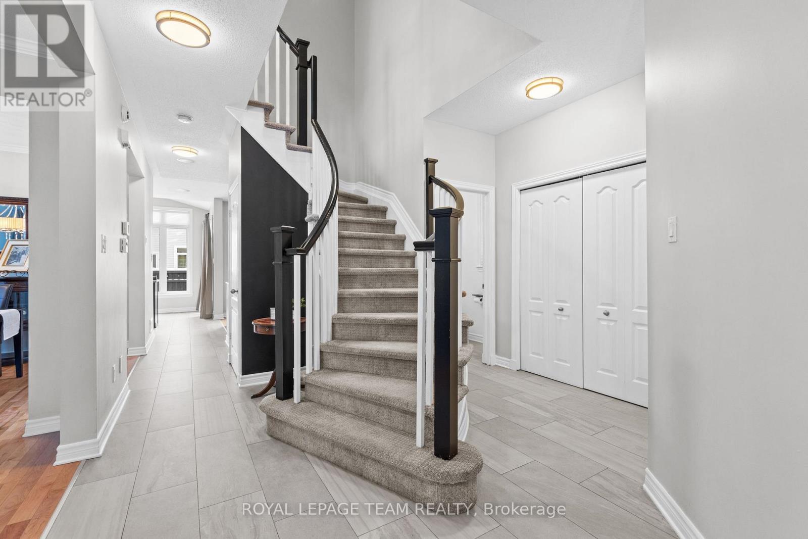 801 Bowercrest Crescent N, Ottawa, Ontario  K1V 2K3 - Photo 5 - X12639846