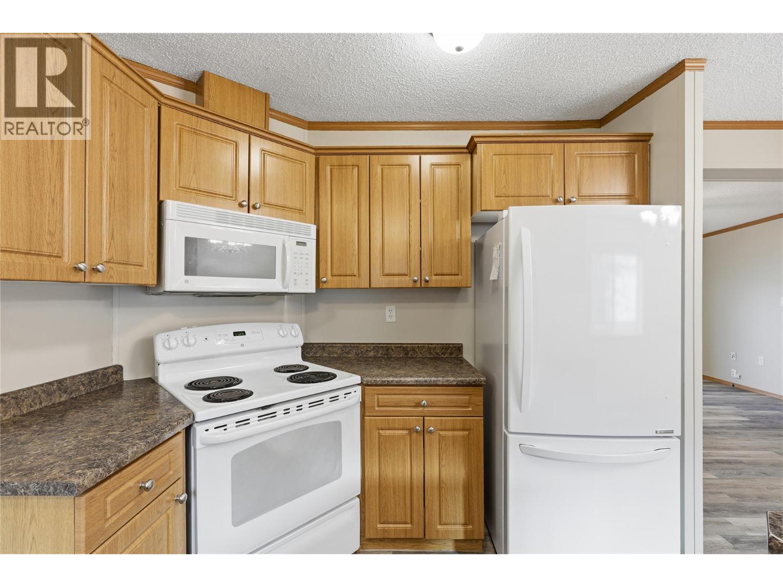 7545 Dallas Drive Unit# 27, Kamloops, British Columbia  V2C 6X5 - Photo 10 - 10370877