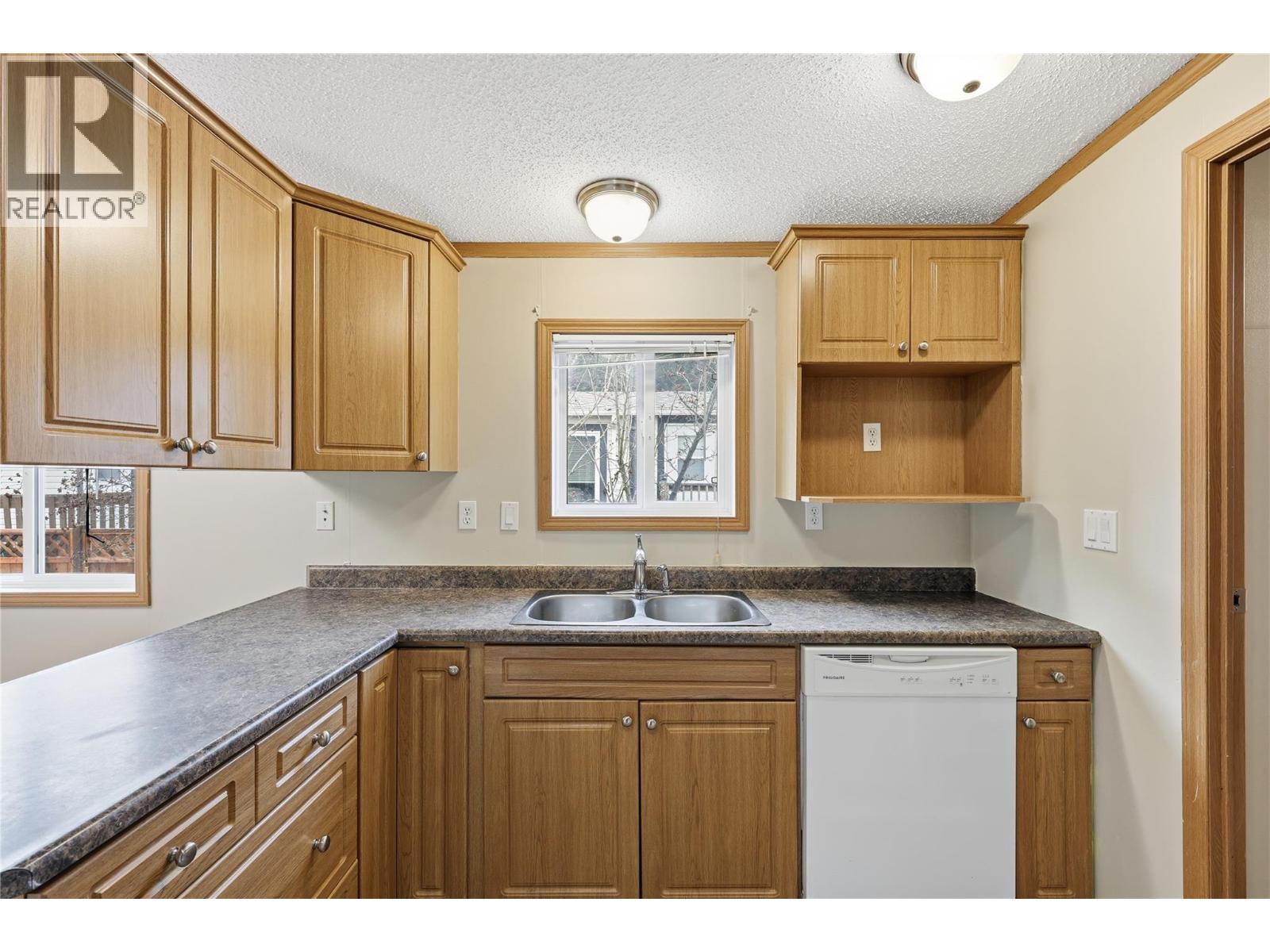 7545 Dallas Drive Unit# 27, Kamloops, British Columbia  V2C 6X5 - Photo 9 - 10370877