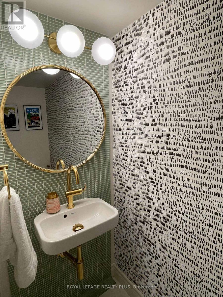 38c Shank Street, Toronto, Ontario  M6J 3T9 - Photo 8 - C12639880