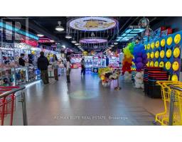 340 YONGE STREET, Toronto, Ontario