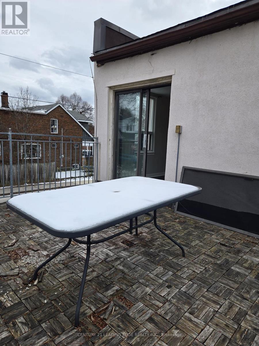 2a Kimbourne Avenue, Toronto, Ontario  M4J 4J2 - Photo 7 - E12639870