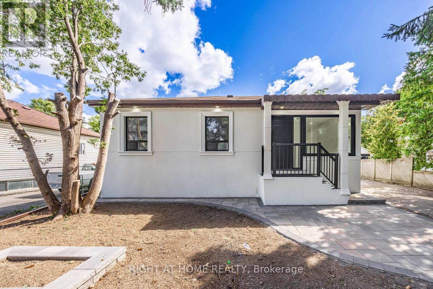 Lower Unit - 225 Essex Avenue, Richmond Hill, Ontario  L4C 2C1 - Photo 16 - N12639878