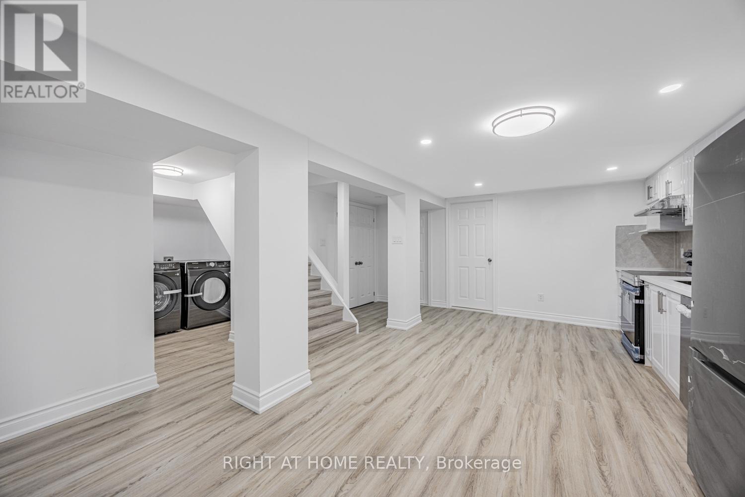 Lower Unit - 225 Essex Avenue, Richmond Hill, Ontario  L4C 2C1 - Photo 9 - N12639878