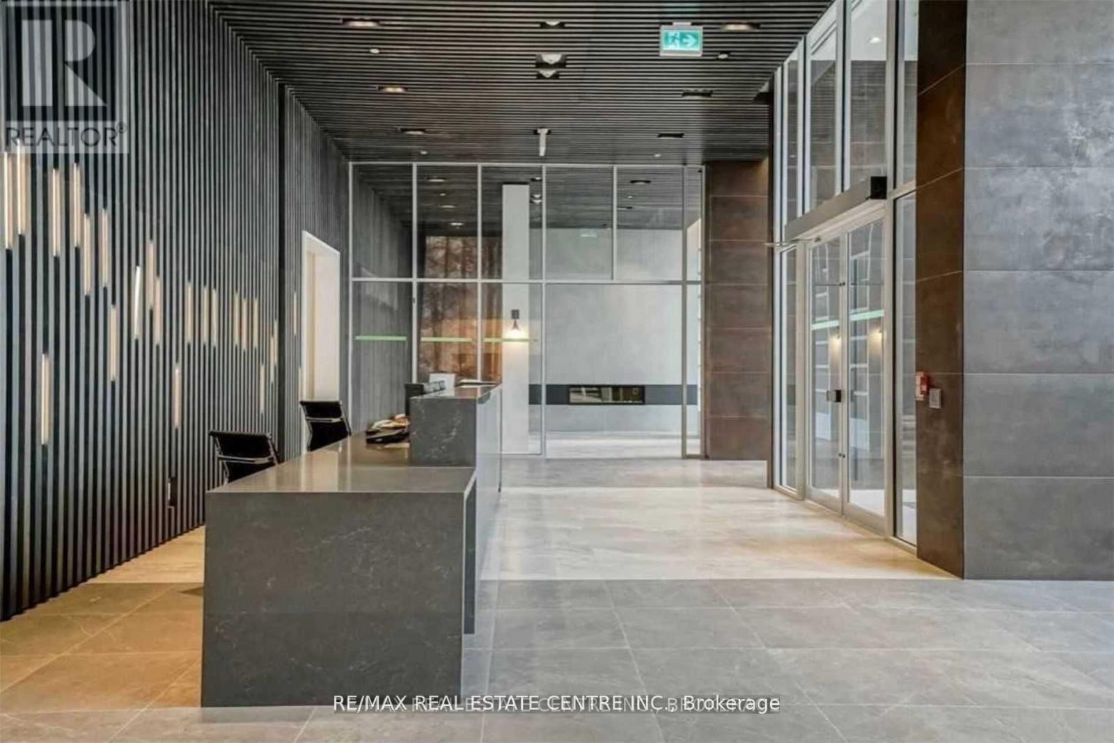 1122 - 2485 Taunton Road, Oakville, Ontario  L6H 3R9 - Photo 2 - W12639854