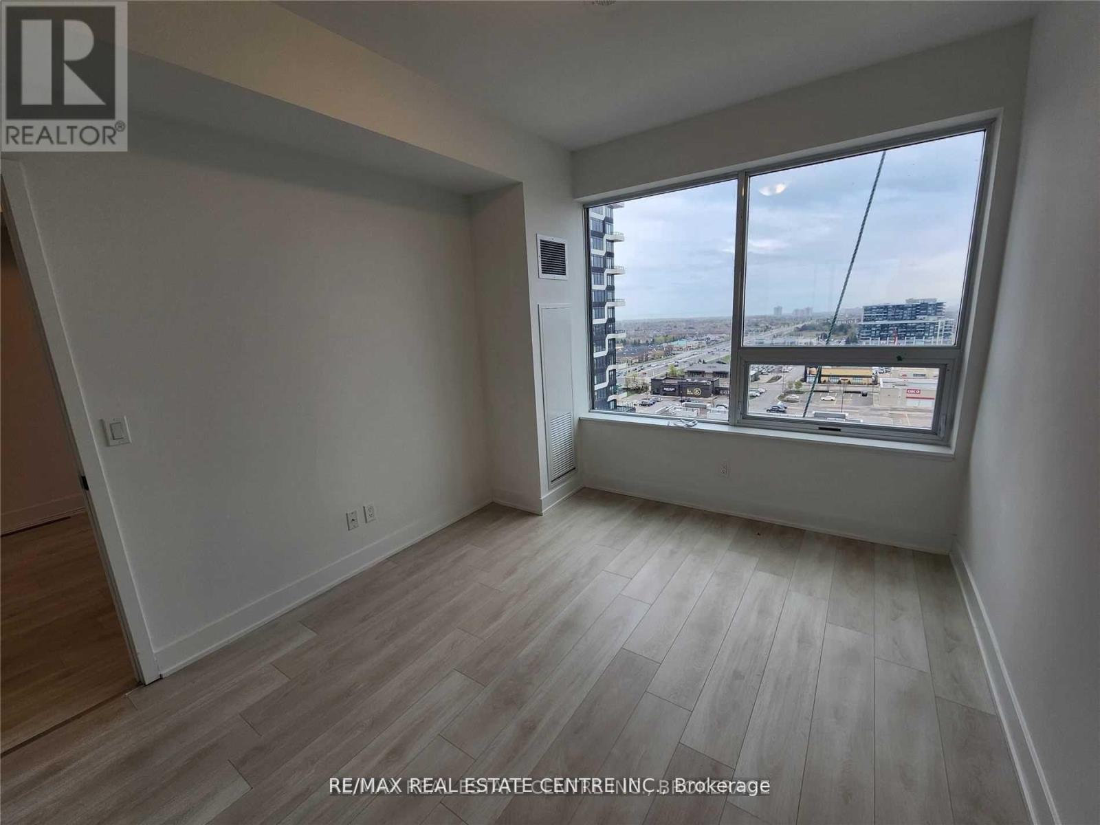 1122 - 2485 Taunton Road, Oakville, Ontario  L6H 3R9 - Photo 6 - W12639854