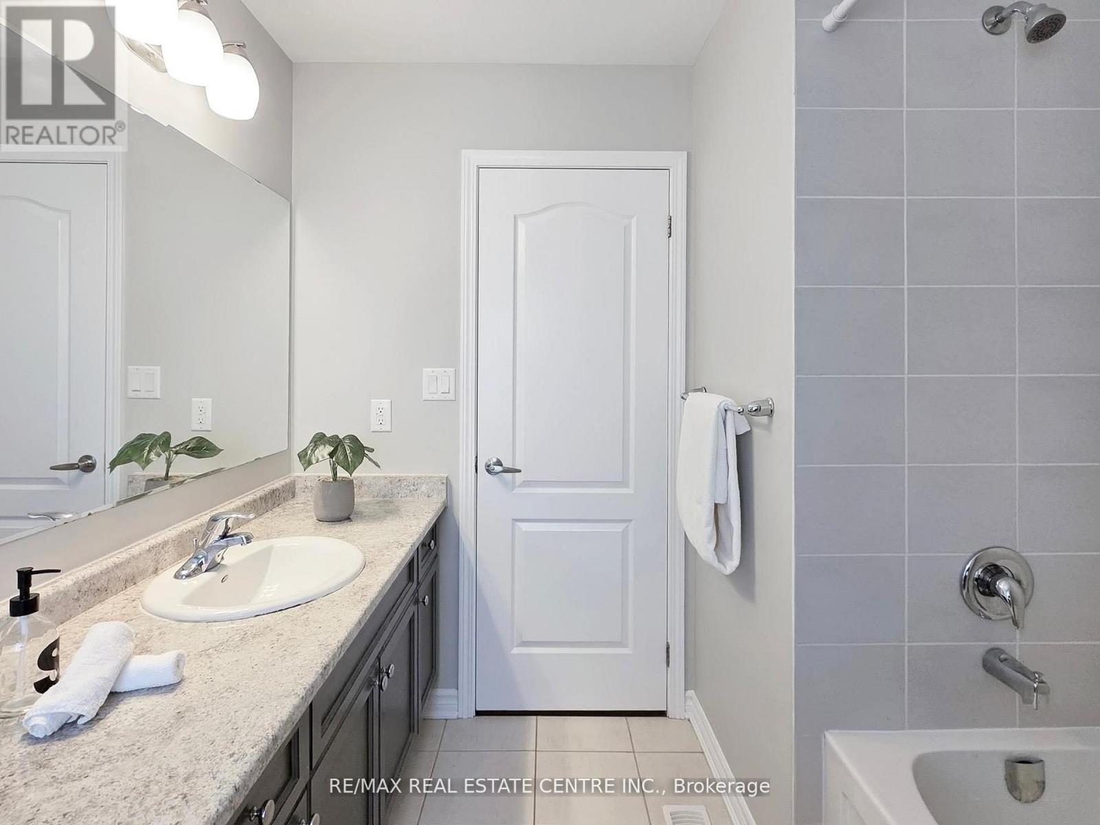 1538 Clitherow Street, Milton, Ontario  L9E 0B1 - Photo 30 - W12639886