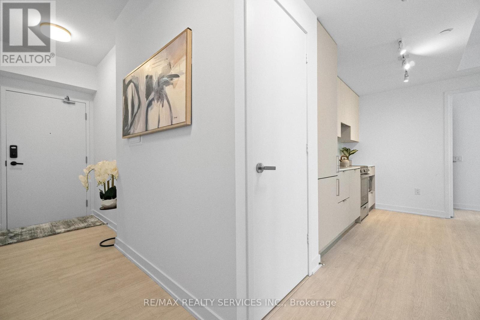 2701 - 3883 Quartz Road, Mississauga, Ontario  L5B 0M4 - Photo 4 - W12639890