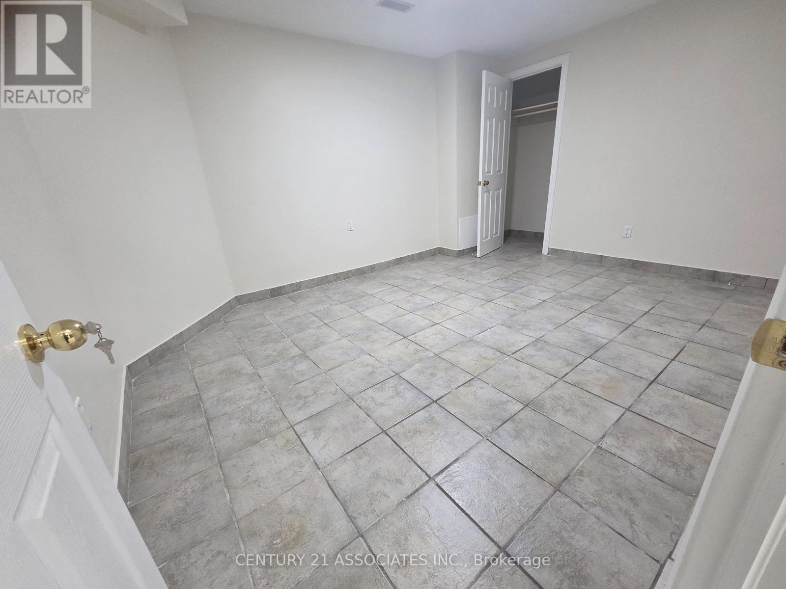 Lower - 3158 Avalon Drive S, Mississauga, Ontario  L5N 5N5 - Photo 10 - W12639892