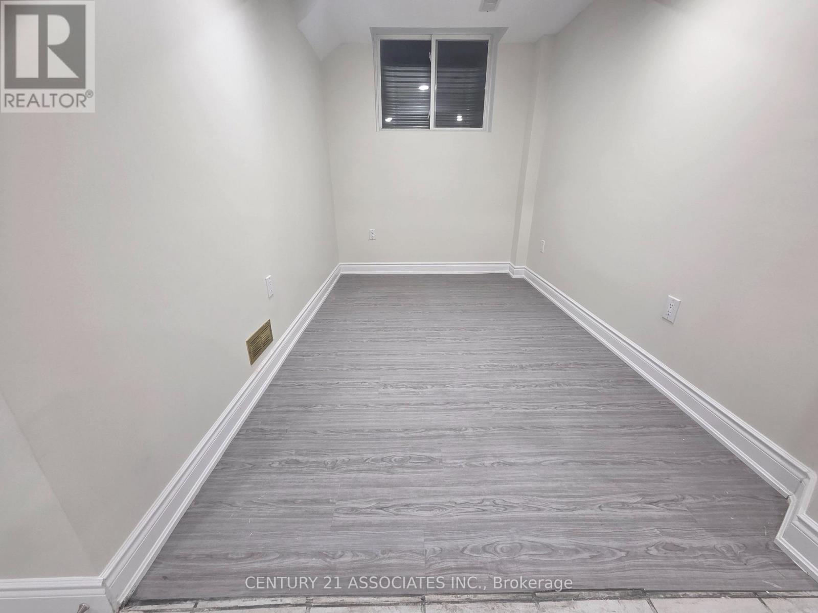 Lower - 3158 Avalon Drive S, Mississauga, Ontario  L5N 5N5 - Photo 7 - W12639892