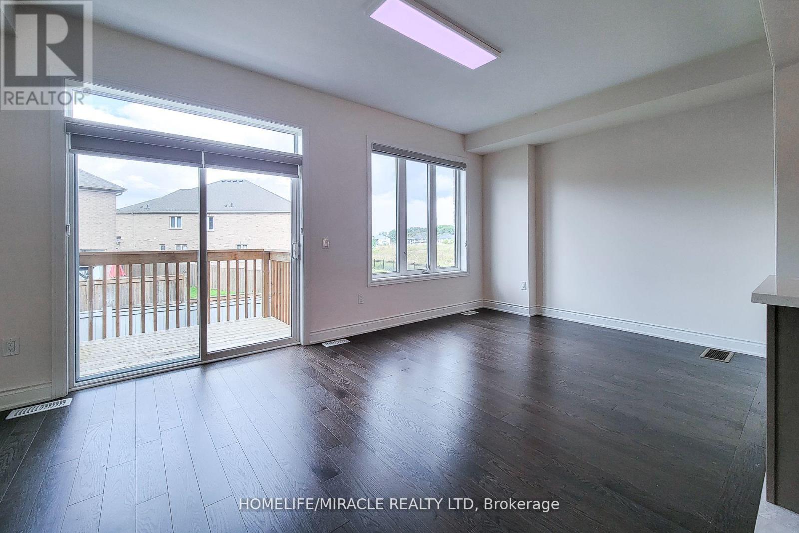 1101 Garner Road, Hamilton, Ontario  L9G 3K9 - Photo 9 - X12639842