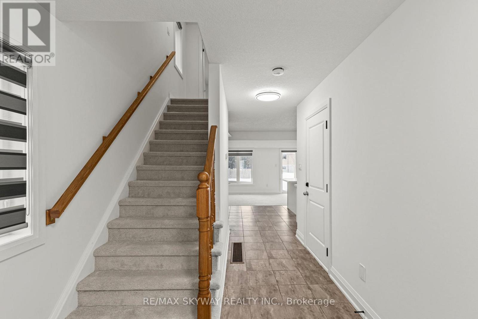 143 Stonebrook Way Ne, Grey Highlands, Ontario  N0C 1H0 - Photo 5 - X12639850