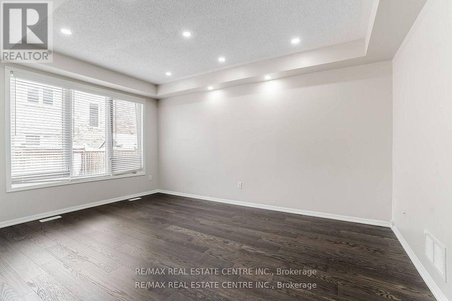 989 Farmstead Drive, Milton, Ontario  L9T 8J1 - Photo 10 - W12639596