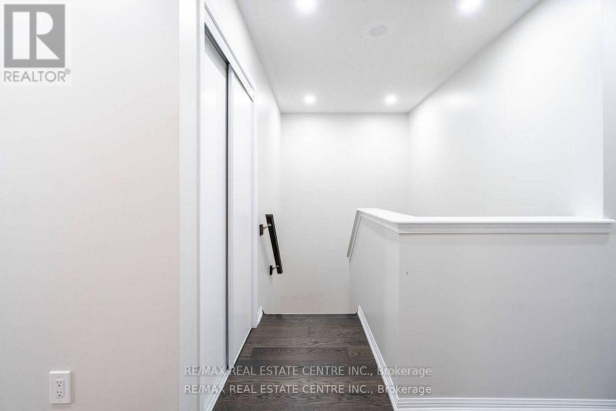 989 Farmstead Drive, Milton, Ontario  L9T 8J1 - Photo 24 - W12639596