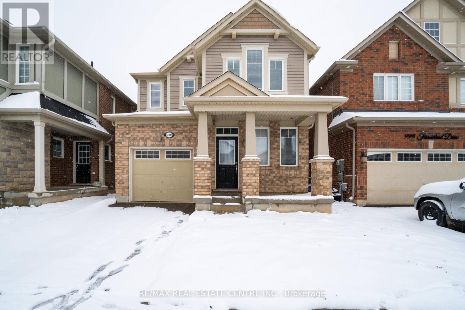 989 Farmstead Drive, Milton, Ontario  L9T 8J1 - Photo 2 - W12639596