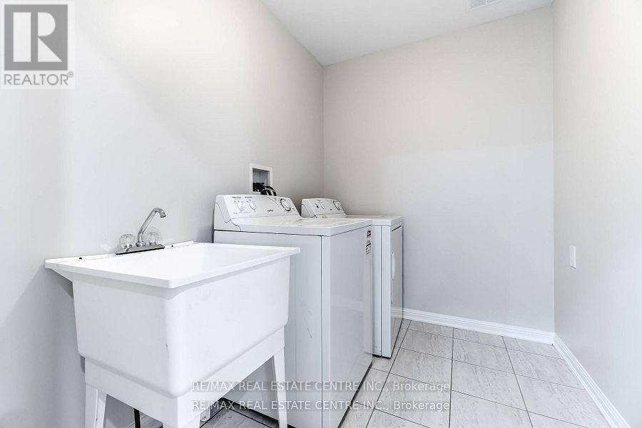 989 Farmstead Drive, Milton, Ontario  L9T 8J1 - Photo 35 - W12639596