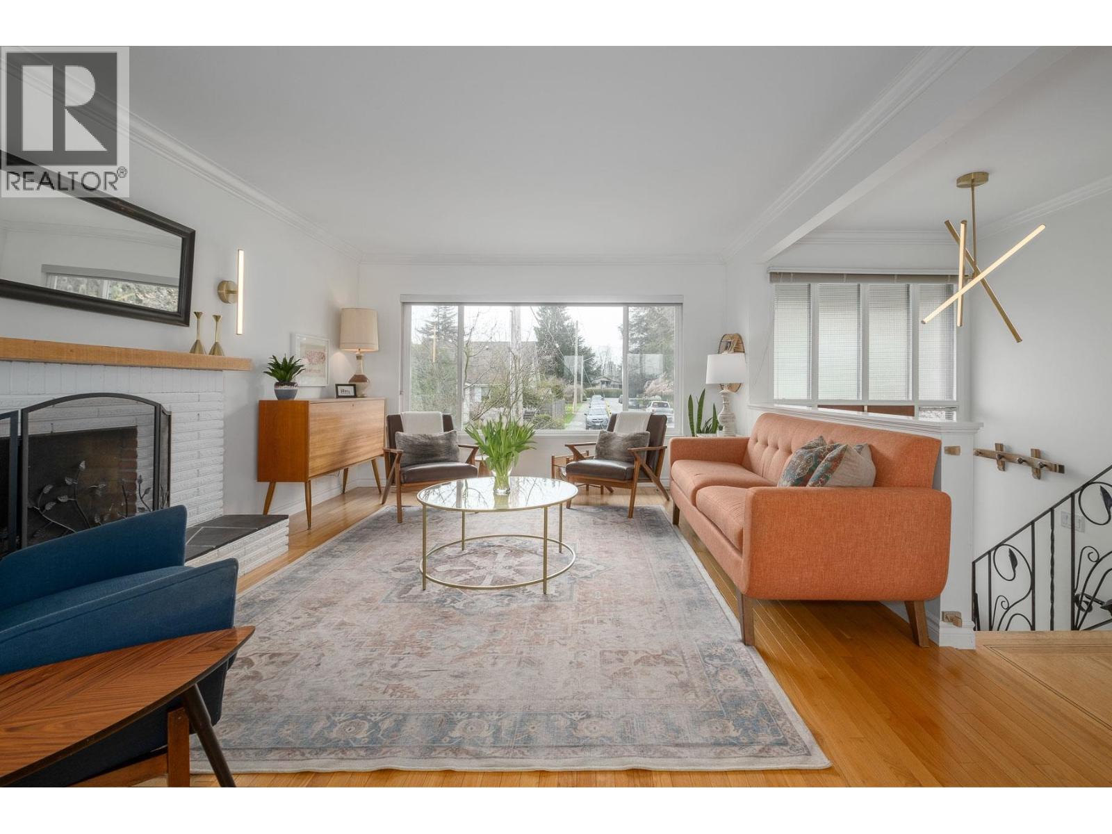 140 Harvey Street, New Westminster, British Columbia  V3L 4G2 - Photo 2 - R3074358