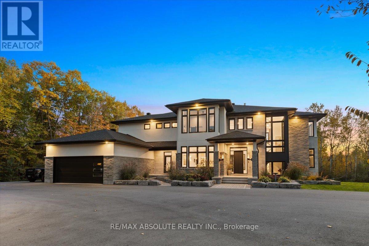 131 CHERRYHILL DRIVE, Ottawa, Ontario