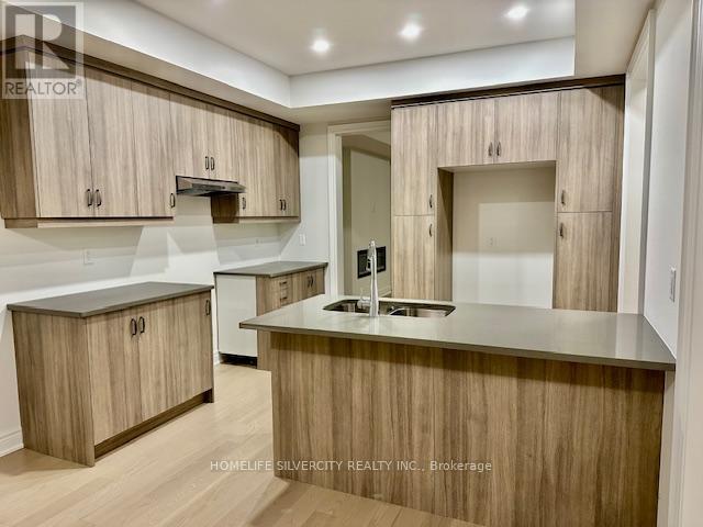 130 Falby Road, Brampton, Ontario  L6P 4L9 - Photo 3 - W12639896