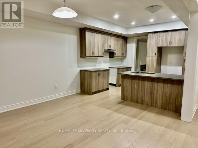 130 Falby Road, Brampton, Ontario  L6P 4L9 - Photo 4 - W12639896