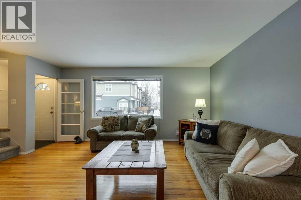 681 Regal Park Ne, Calgary, Alberta  T2E 0S6 - Photo 6 - A2274274