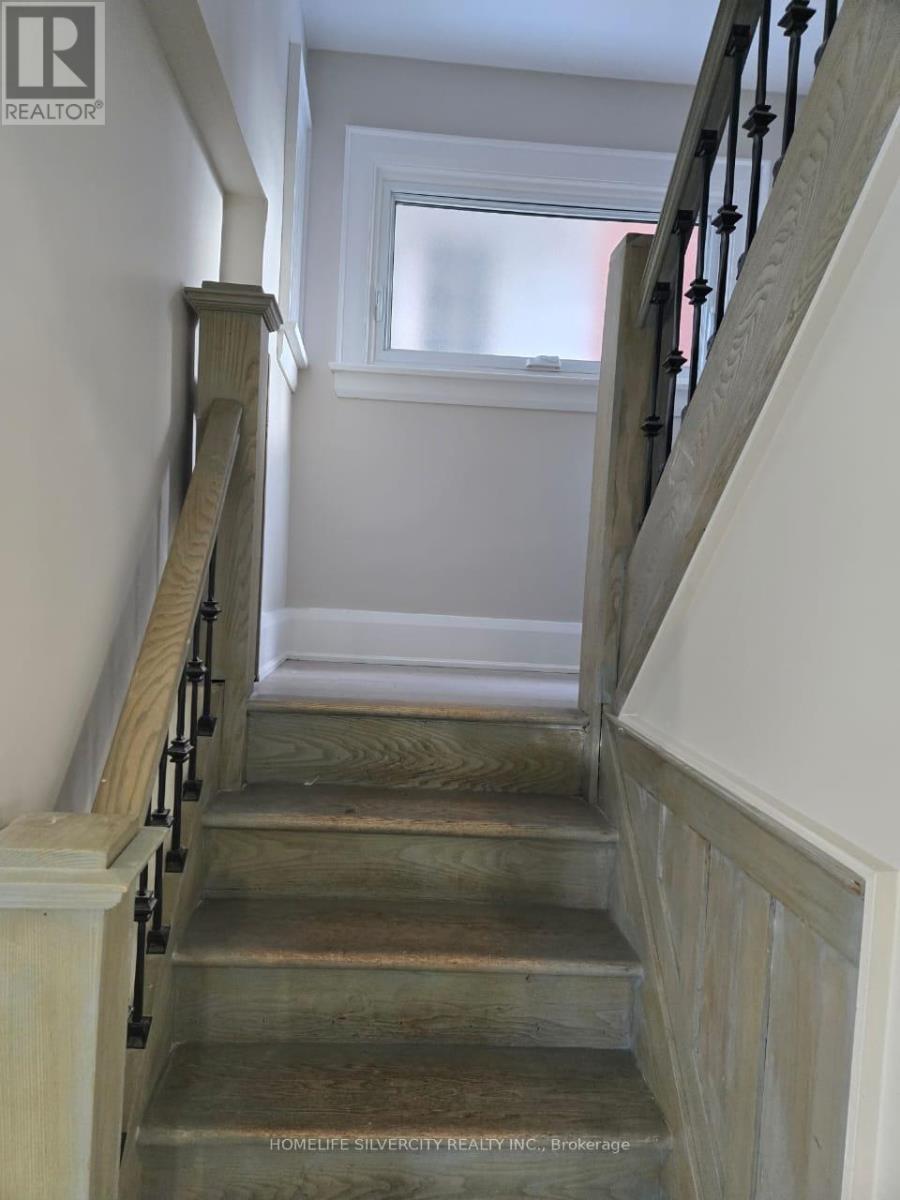 59 Bartonville Avenue W, Toronto, Ontario  M6M 2B4 - Photo 6 - W12631500