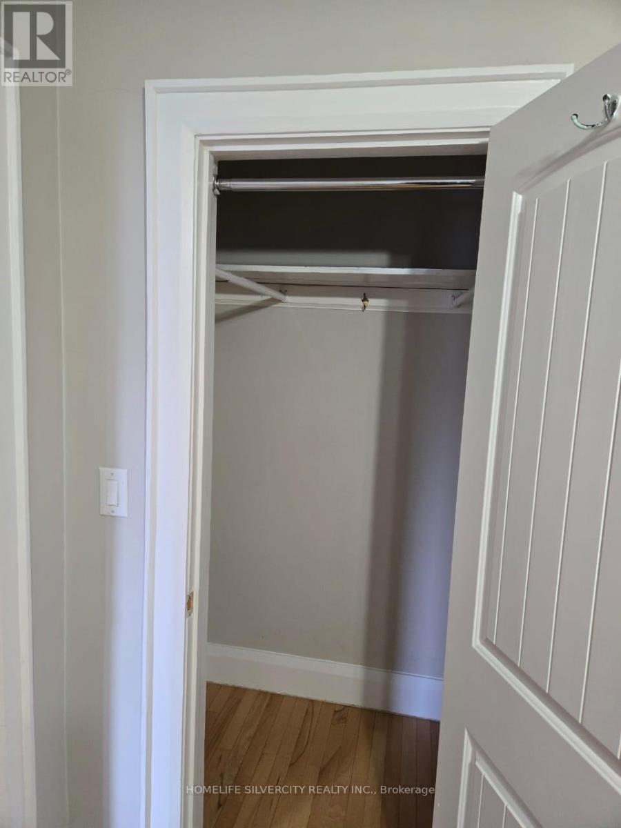 59 Bartonville Avenue W, Toronto, Ontario  M6M 2B4 - Photo 10 - W12631500