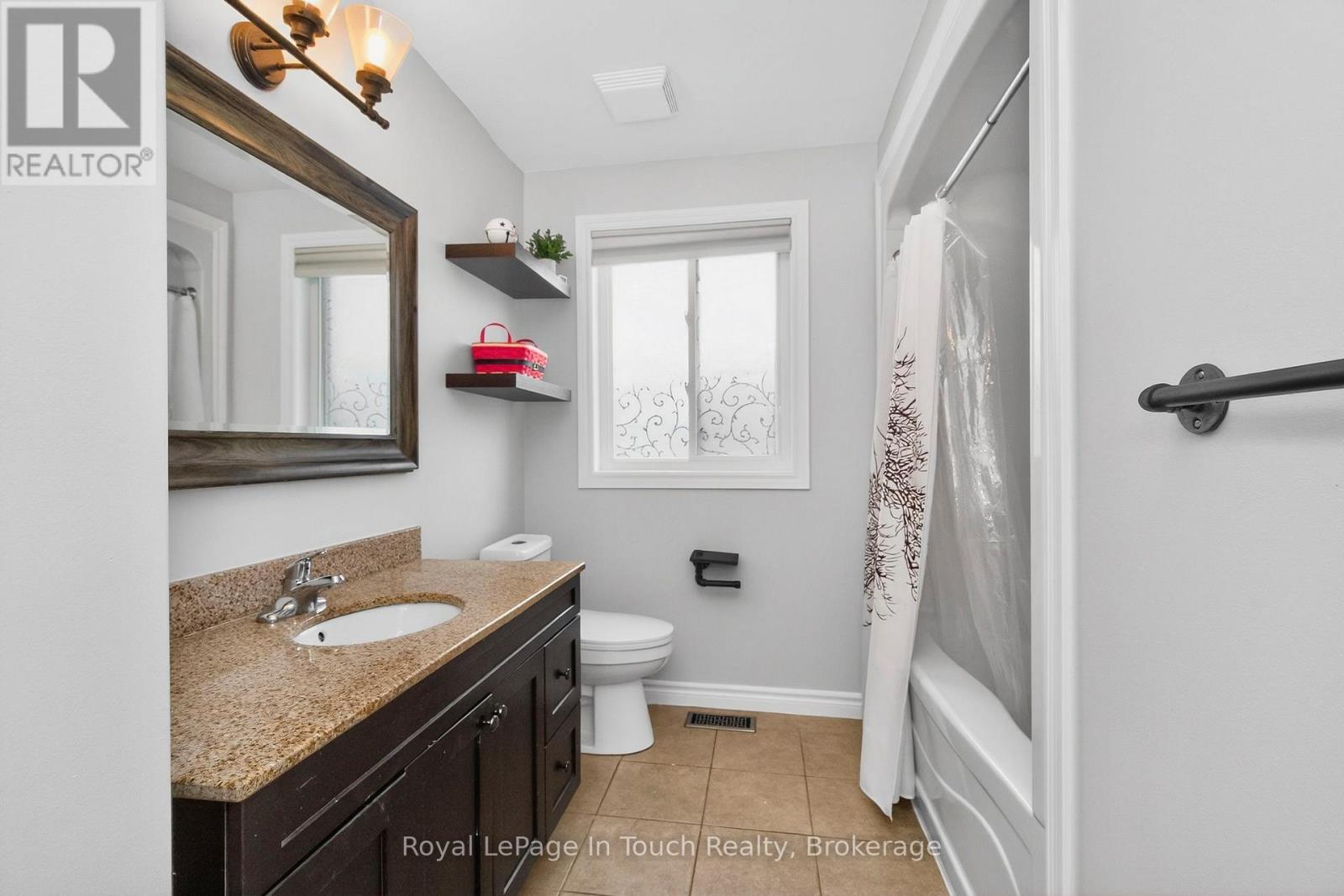 13 Hunter Avenue, Tay (Victoria Harbour), Ontario  L0K 2A0 - Photo 26 - S12638618