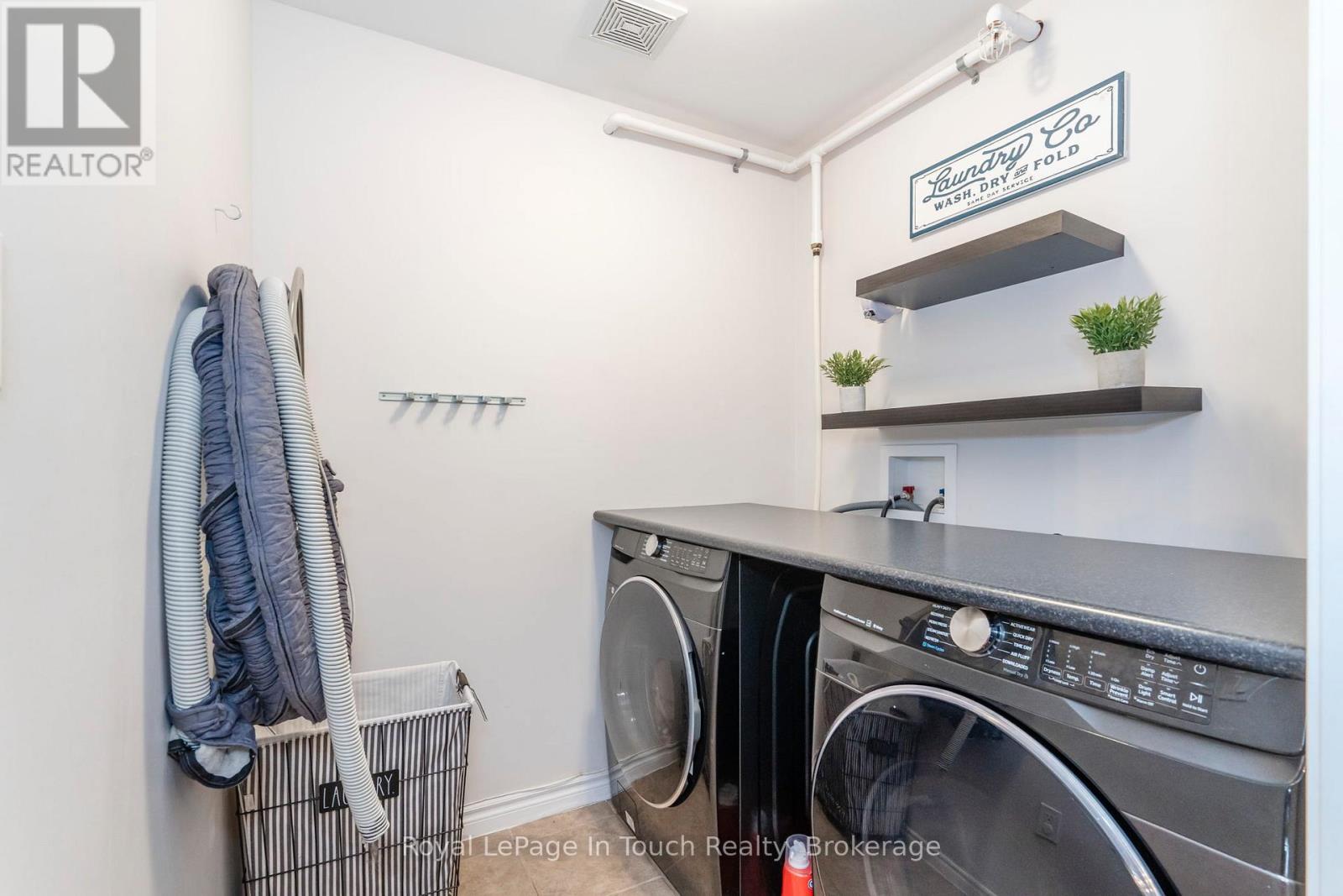 13 Hunter Avenue, Tay (Victoria Harbour), Ontario  L0K 2A0 - Photo 15 - S12638618