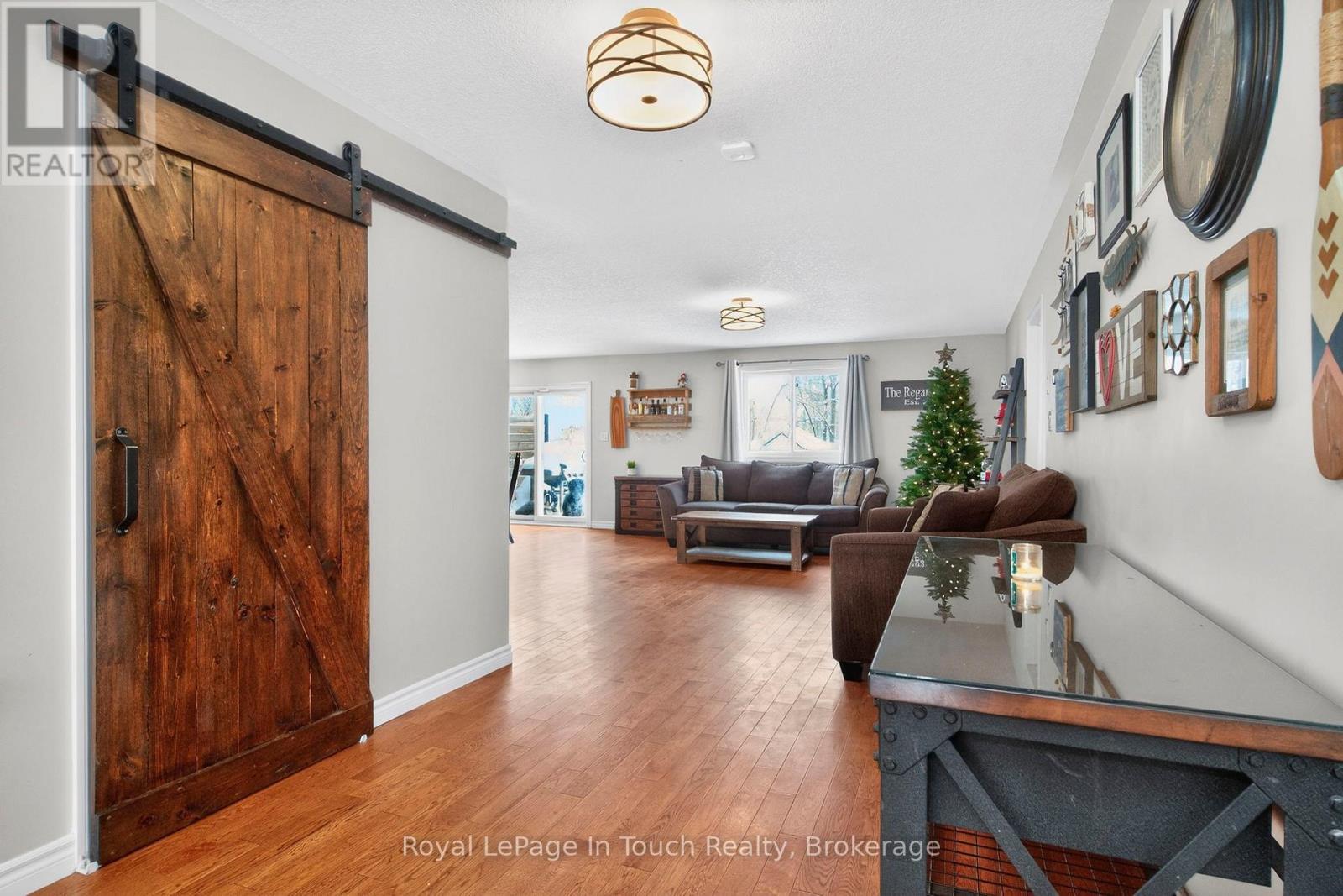 13 Hunter Avenue, Tay (Victoria Harbour), Ontario  L0K 2A0 - Photo 7 - S12638618