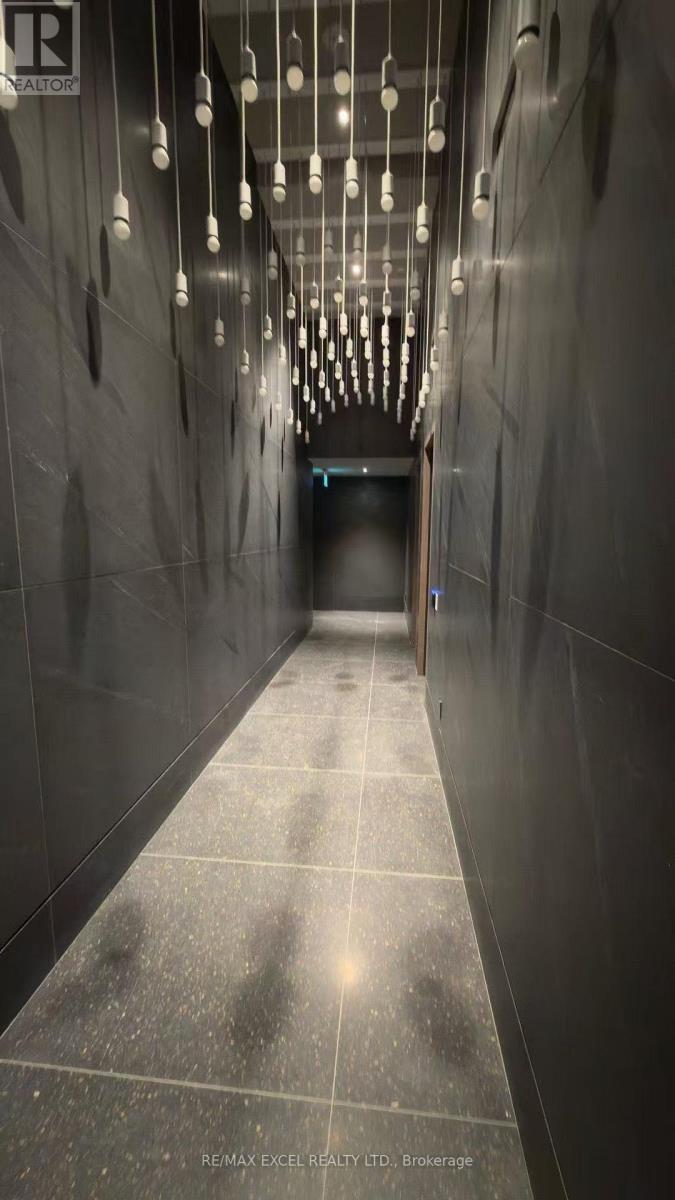 4006 - 8 Interchange Way, Vaughan, Ontario  L4K 0R2 - Photo 4 - N12639960