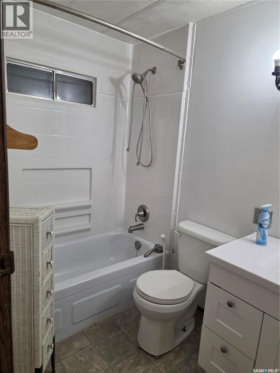 302 1st Avenue N, Beechy, Saskatchewan  S0L 0C0 - Photo 10 - SK025748