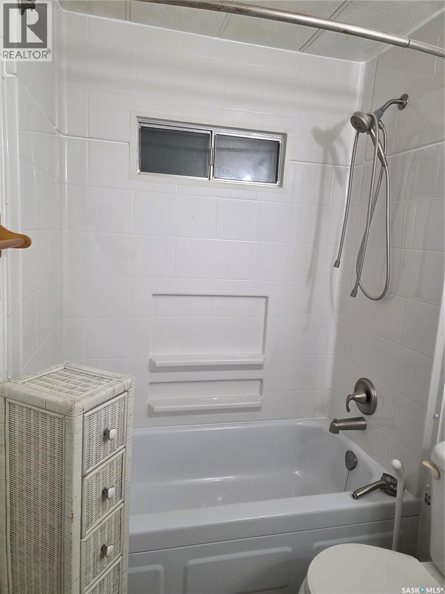 302 1st Avenue N, Beechy, Saskatchewan  S0L 0C0 - Photo 11 - SK025748
