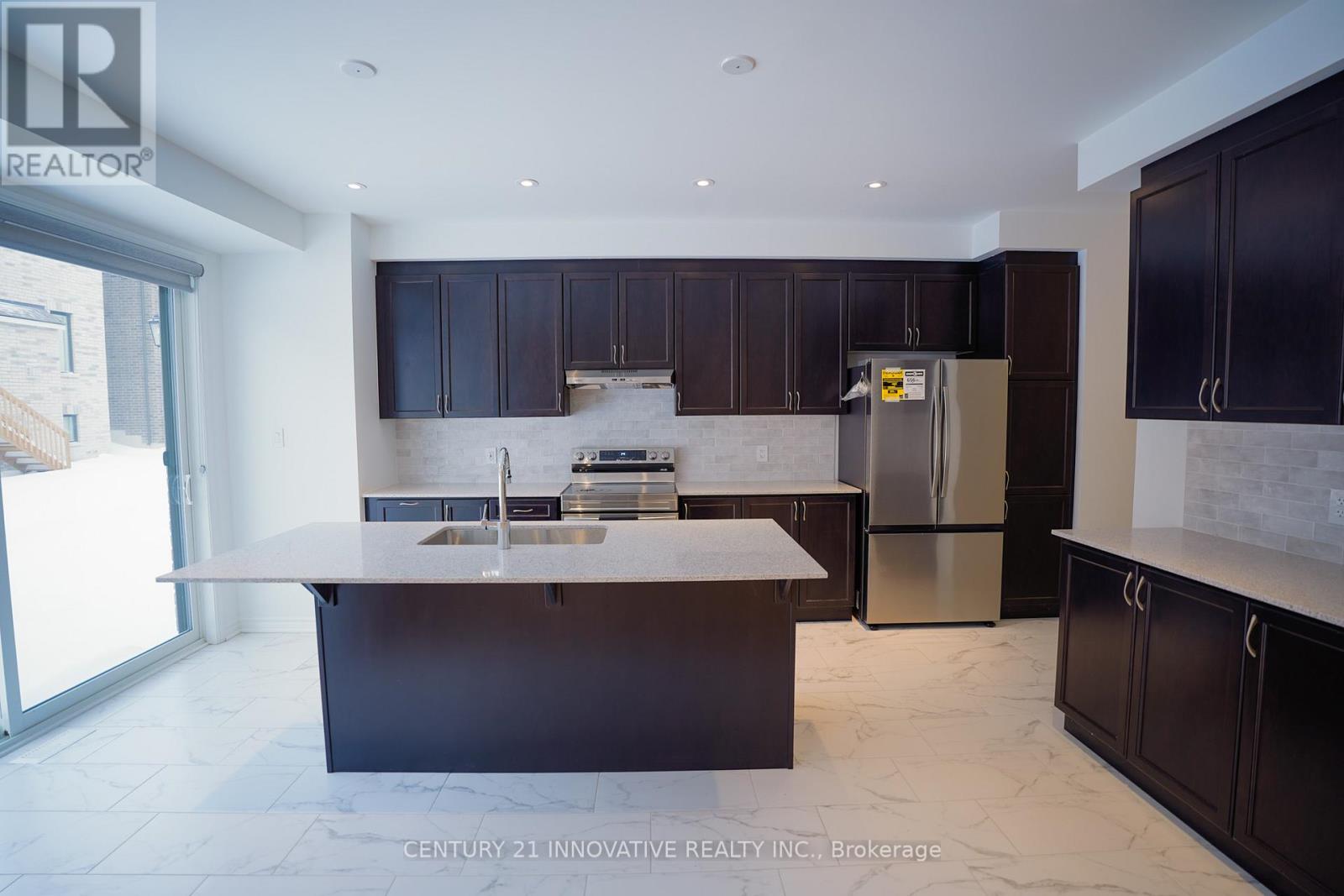 1350 Glamorgan Manor, Pickering, Ontario  L1X 0N1 - Photo 5 - E12637054