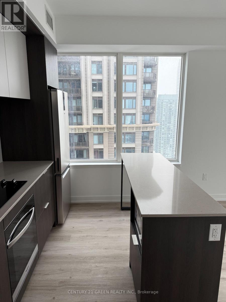 3208 - 395 Square One Drive, Mississauga, Ontario  L5B 0P6 - Photo 2 - W12639924