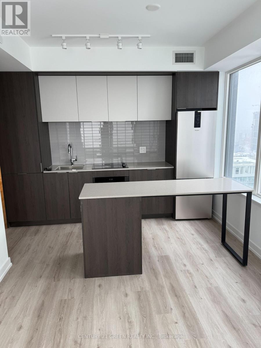 3208 - 395 Square One Drive, Mississauga, Ontario  L5B 0P6 - Photo 3 - W12639924