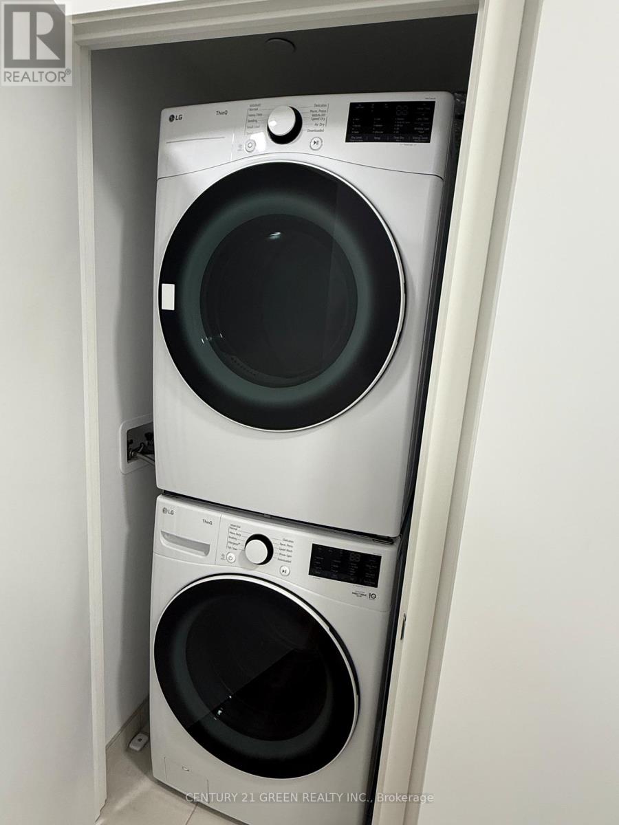 3208 - 395 Square One Drive, Mississauga, Ontario  L5B 0P6 - Photo 5 - W12639924