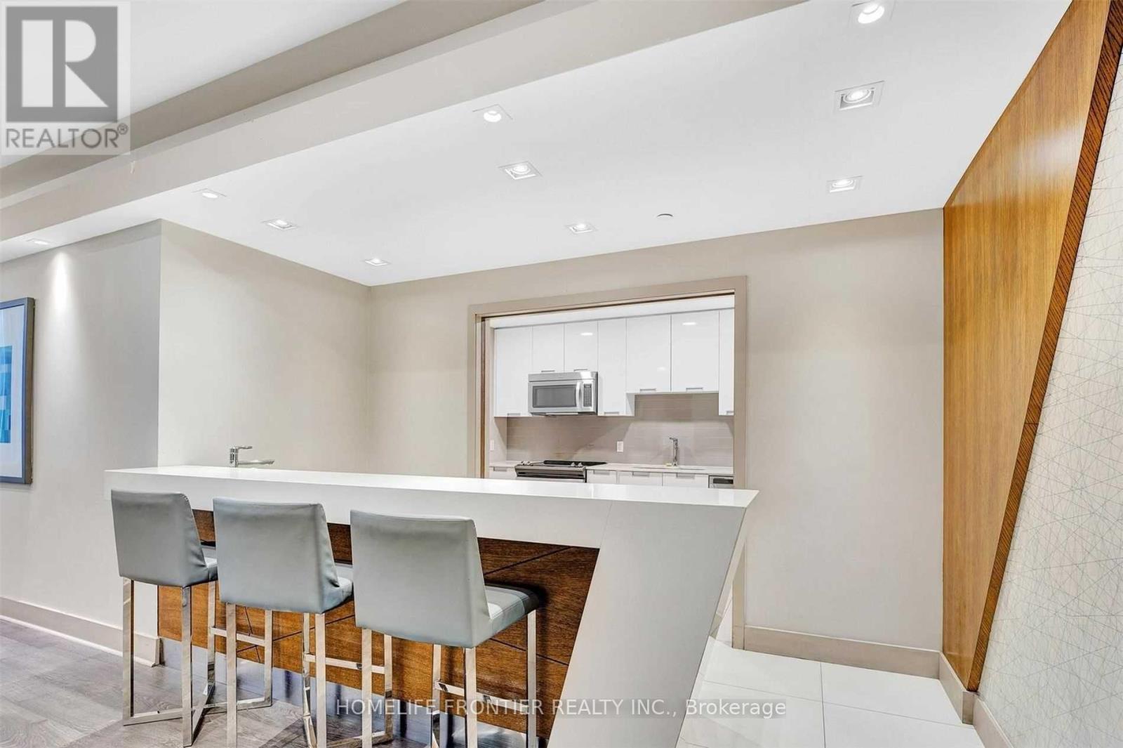 1106 - 55 Eglinton Avenue W, Mississauga, Ontario  L5R 0E4 - Photo 17 - W12639952