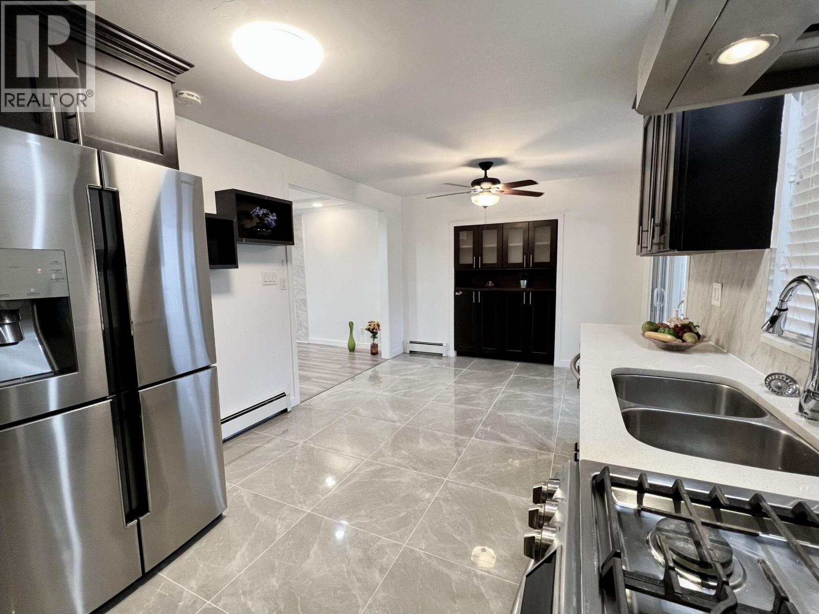 7768 18th Avenue, Burnaby, British Columbia  V3N 1J2 - Photo 8 - R3068083